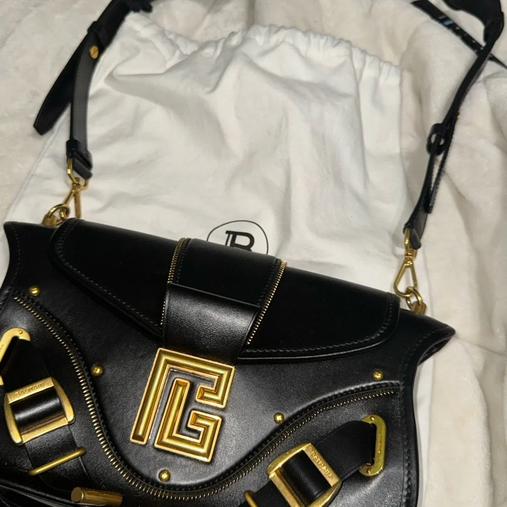 Balmain - Picture 4 of 9